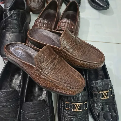 Giày lười da cá sấu